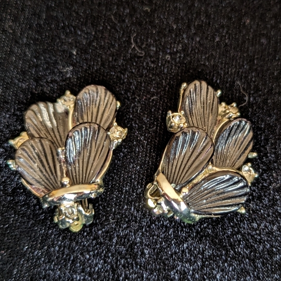 Vintage Clip-On Earrings, Black with Clear Stones/Silver Tone - Picture 5 of 5